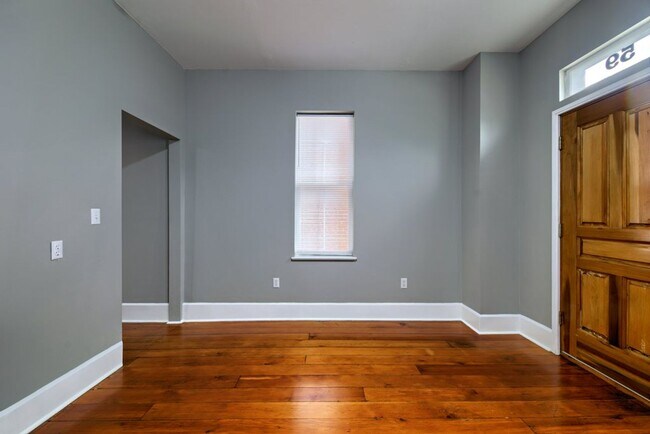 Building Photo - E Lincoln St 59-61 MLR