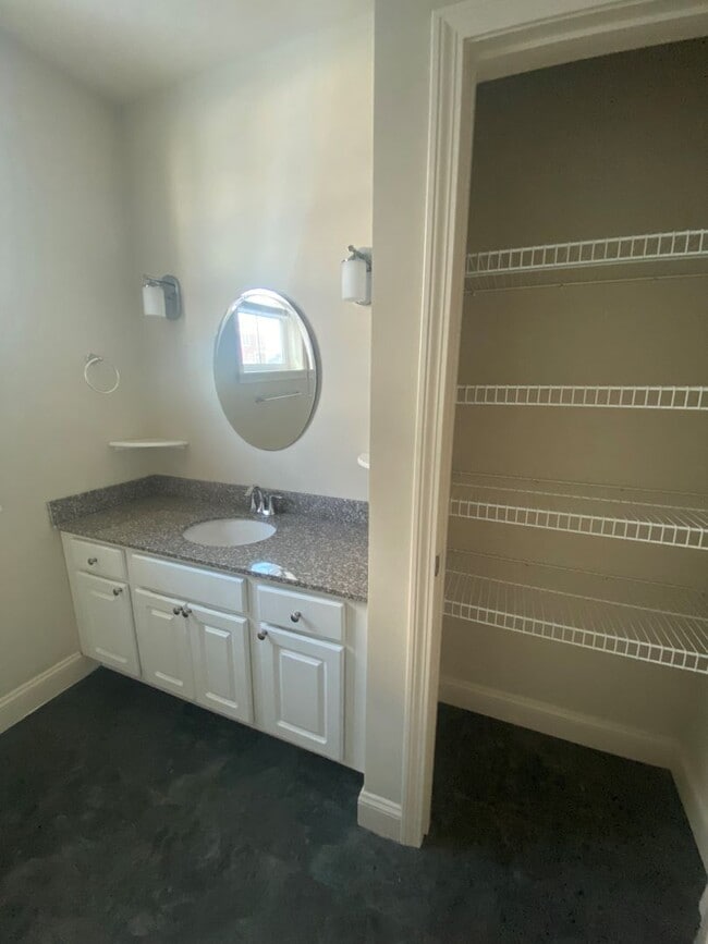 Building Photo - 243 Bayberry Cir