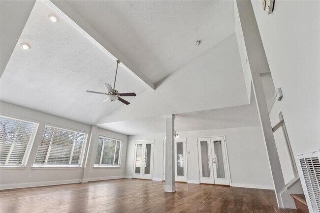 Building Photo - 3326 Lake Stream Dr