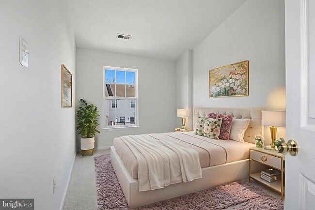 Building Photo - 886 Lowe Rd