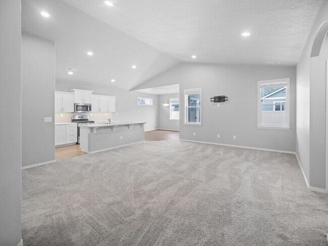 Building Photo - 13519 E Olympic Ave