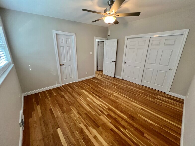 Building Photo - 417 Wenneker Dr