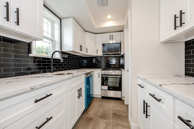 Building Photo - 40 Kildare Rd