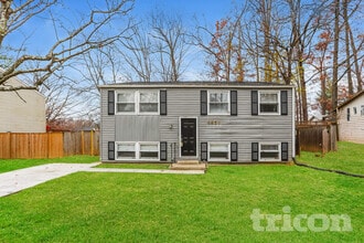 Building Photo - 9851 Branchleigh Rd