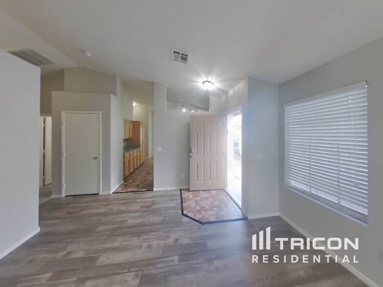 Building Photo - 2900 Mt Hope Dr