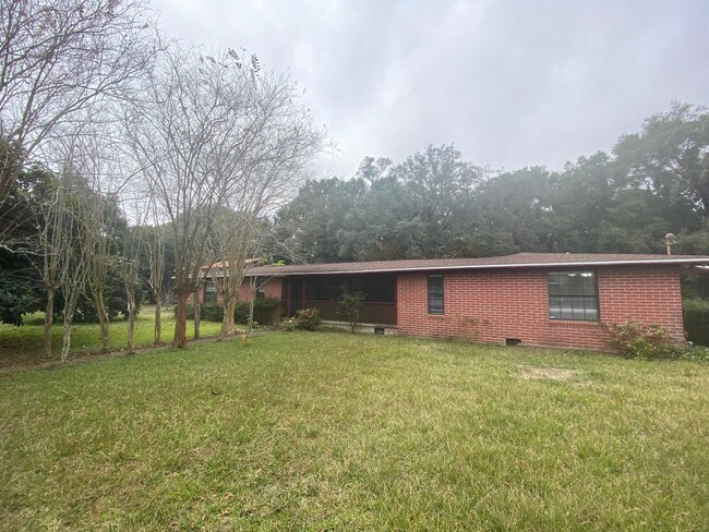 Building Photo - 7451 Lanier Dr