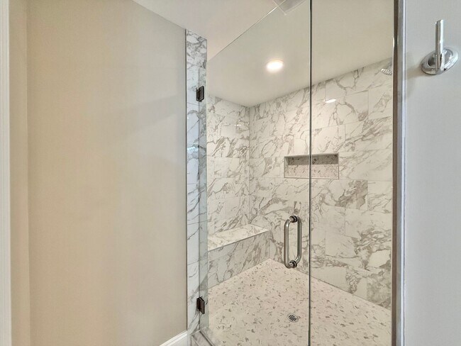 Building Photo - Newly Remodeled Ranch-Style 4BD, 3.5BA Ral...