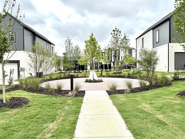 Building Photo - 2217 Reserve Wy