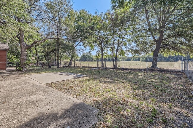 Building Photo - 224 E Boyd St