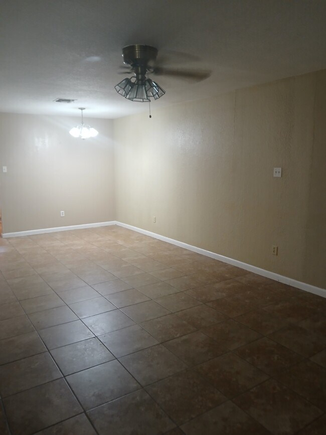 Building Photo - 5101 Middlecoff Cir