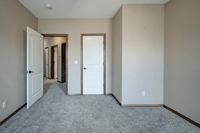 Building Photo - 117 Briarbrook Dr