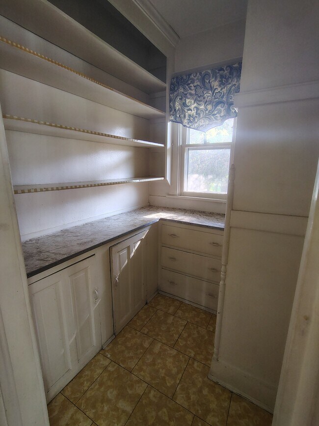 Building Photo - 1812 S 4th St