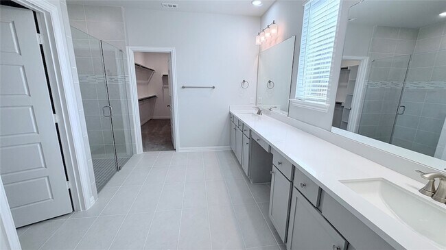 Building Photo - 14029 Alfafar Ct