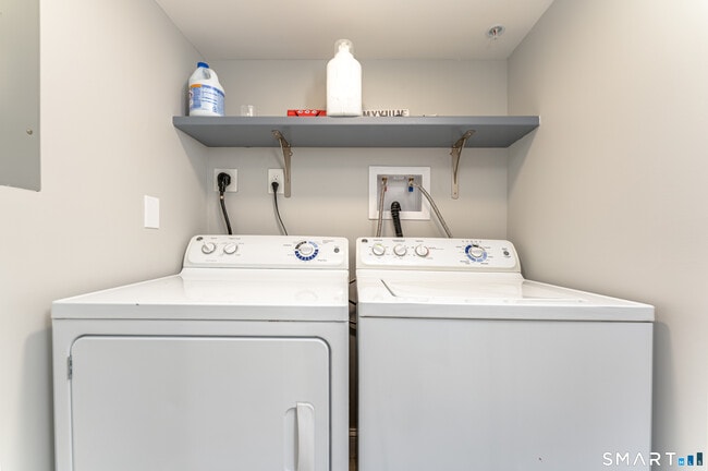 Building Photo - 280 Old Lambert Rd