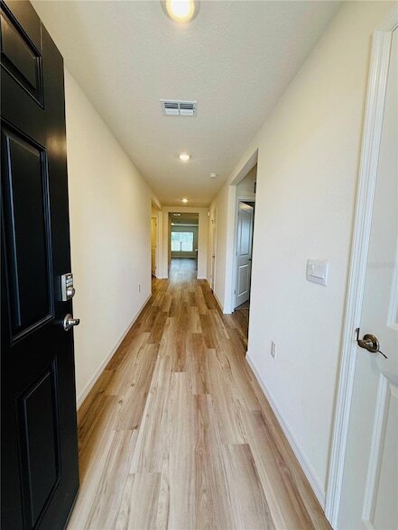 Building Photo - 2924 NE 20th Ter