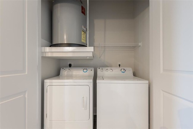 Building Photo - 1520 N Memorial Way