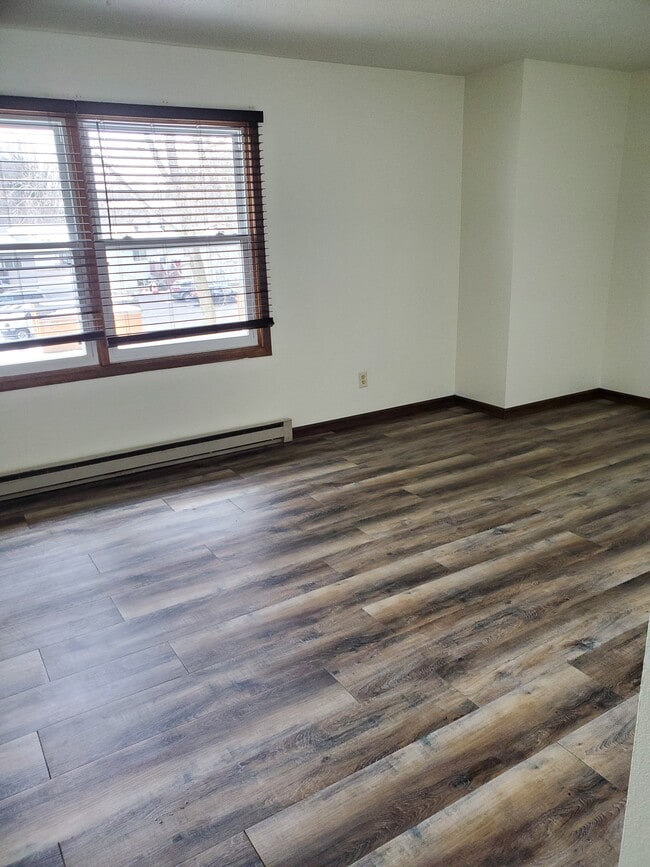 Building Photo - 2704 Nelson Dr