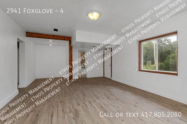 Building Photo - 2941 Foxglove-4