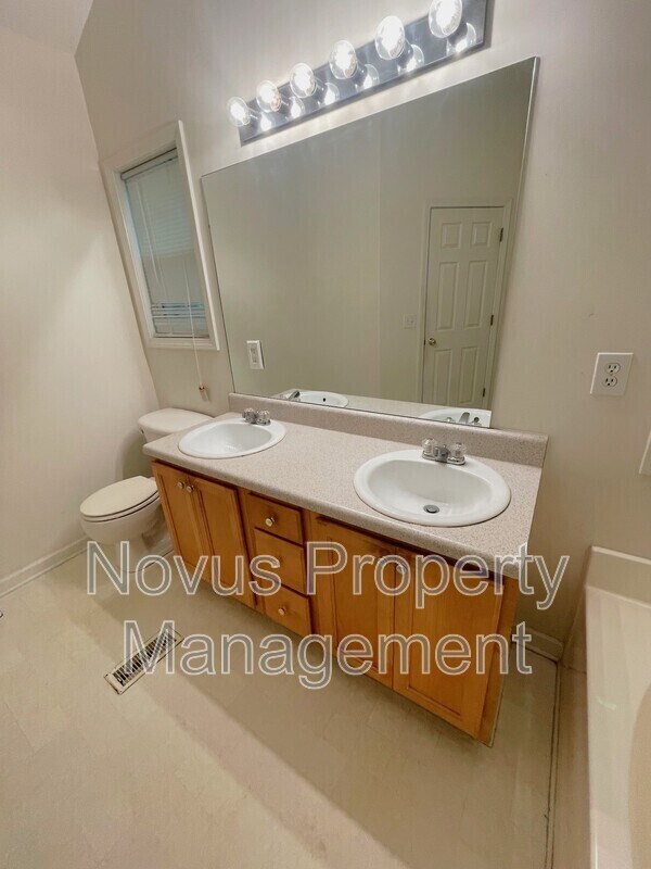 Building Photo - 23 Gold Creek Dr