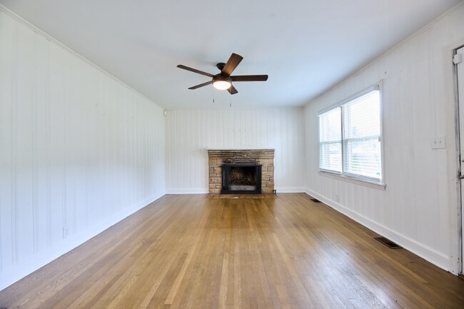 Building Photo - 4809 Lavista Rd