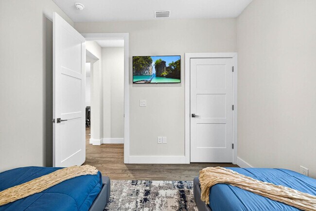 Building Photo - 620 Petit Wy