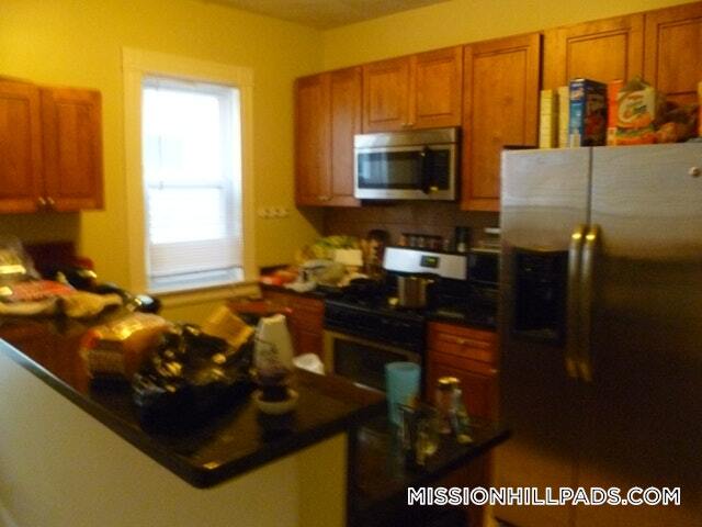 Building Photo - 8 Carmel St