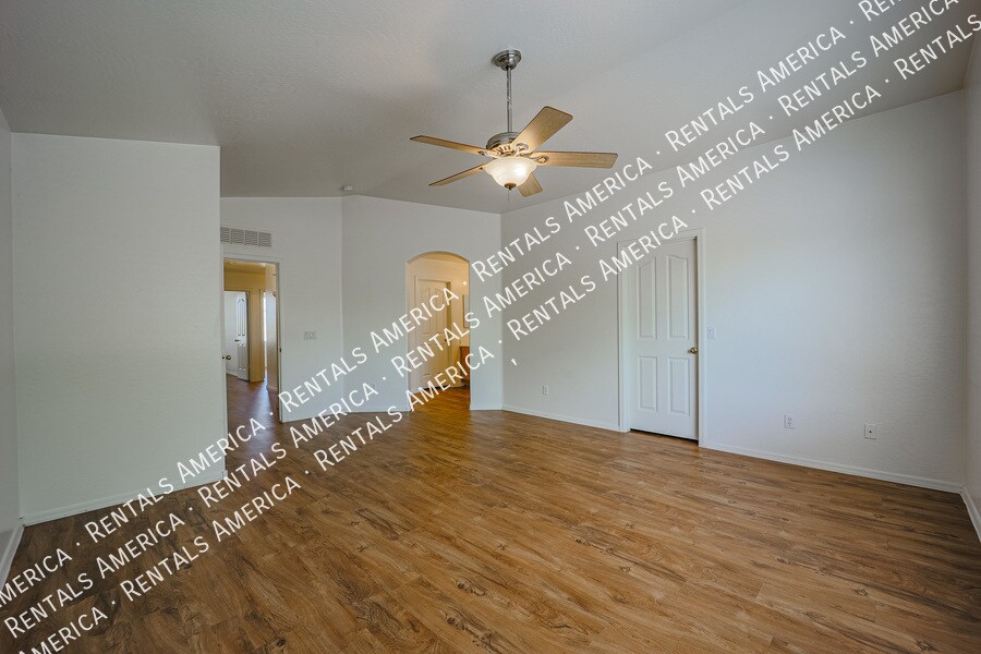 Building Photo - 3218 N 127th Ln