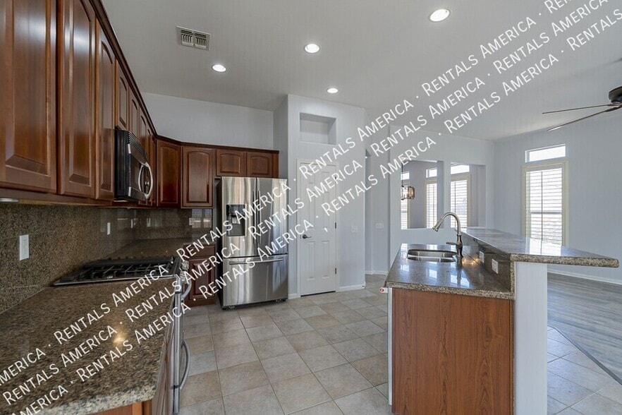 Building Photo - 13548 N Buckhorn Cholla Dr