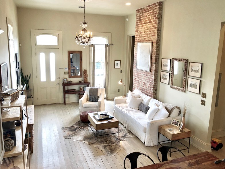 Building Photo - 1305 Peniston St