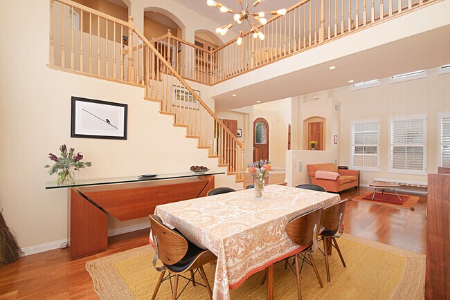 Building Photo - 14061 Mercado Dr