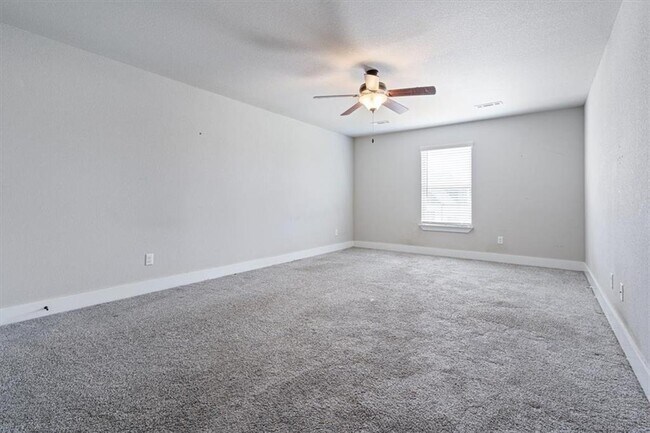 Building Photo - 3500 SW Lucretia Rd