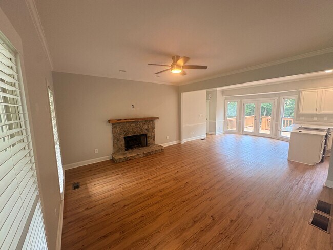 Building Photo - BOGART HOME | 4BD 3.5B