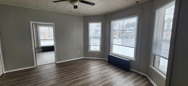 Building Photo - 3BR | 1BA | First-Floor Unit with Garage & Fenced Yard – Michigan City