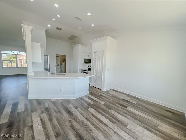 Building Photo - 3303 33rd St SW
