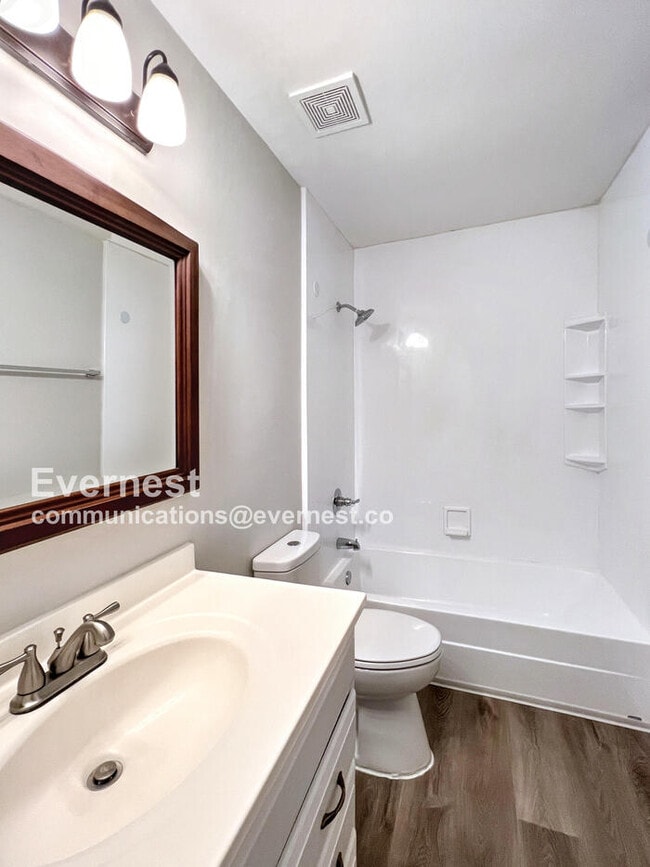 Building Photo - 7329 Eastover Dr