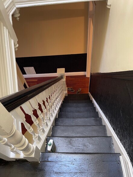 Building Photo - 2309 Avalon Ave