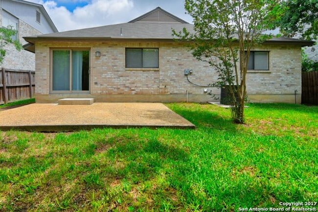 Building Photo - 3/2 1 Story Open Concept Far West SA