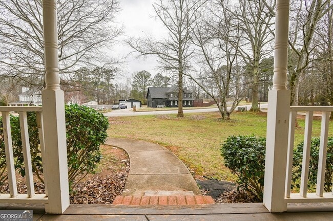 Building Photo - 105 N Oakland Cir