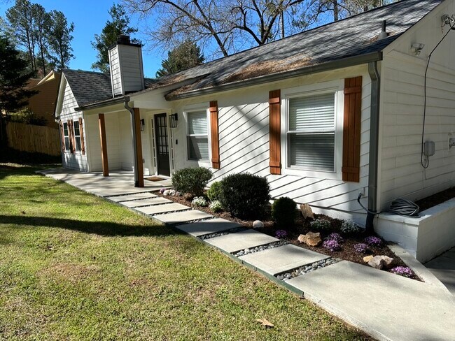Building Photo - 232 Apple Branch Dr