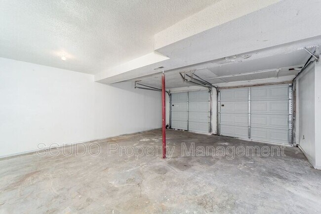 Building Photo - 3711 N Lydia Ave