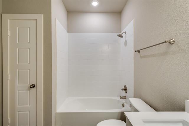 Building Photo - 635 Harvest Moon Dr