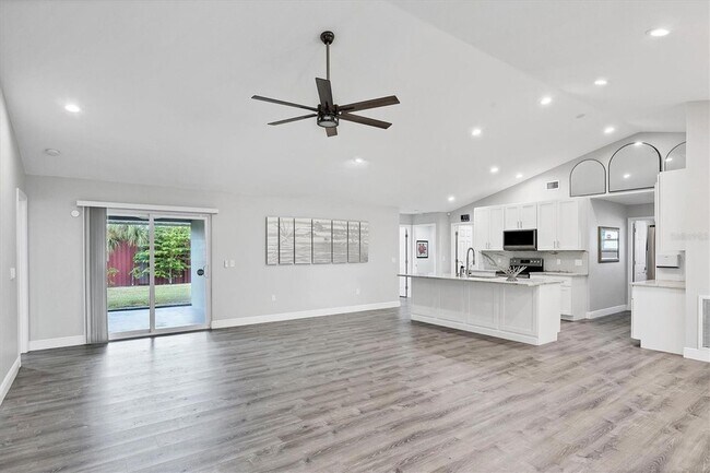 Building Photo - 618 Eastpointe Ct