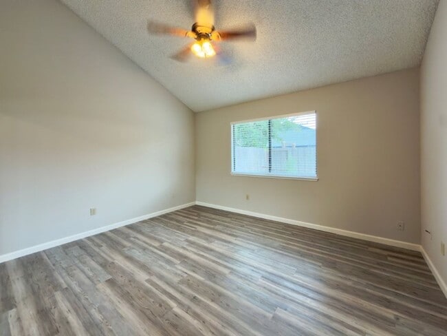 Building Photo - 204 Ashby Pl