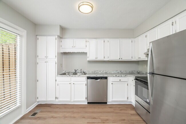 Building Photo - 4051 Heather Ct NW