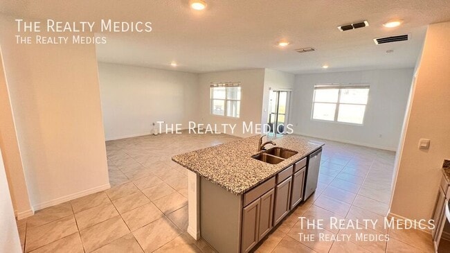 Building Photo - 5239 Mahogany Dr