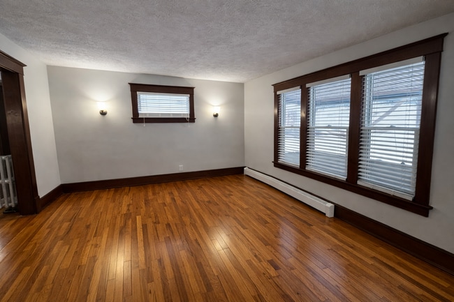 Building Photo - Large 4 bedroom home across from Franklyn Field.