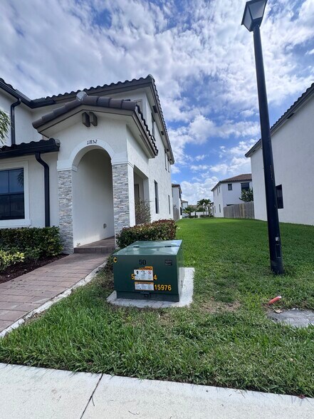 Building Photo - 11852 SW 245th Ter