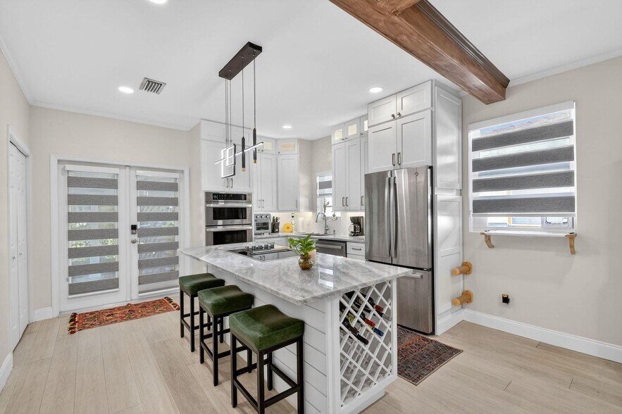 Building Photo - 1511 S Palmway