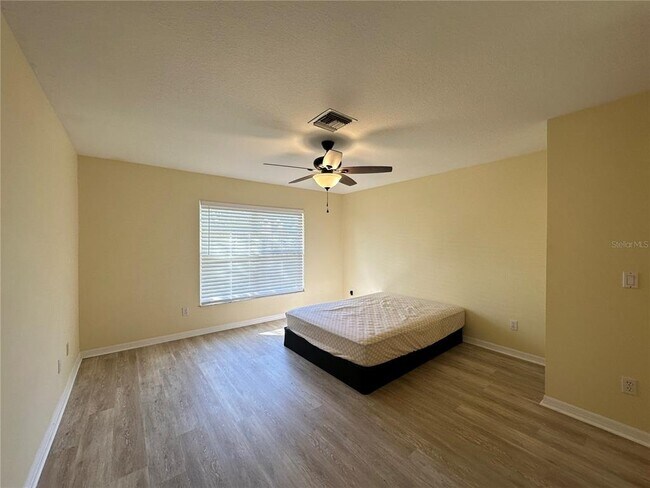 Building Photo - 5261 SE 15th Ave