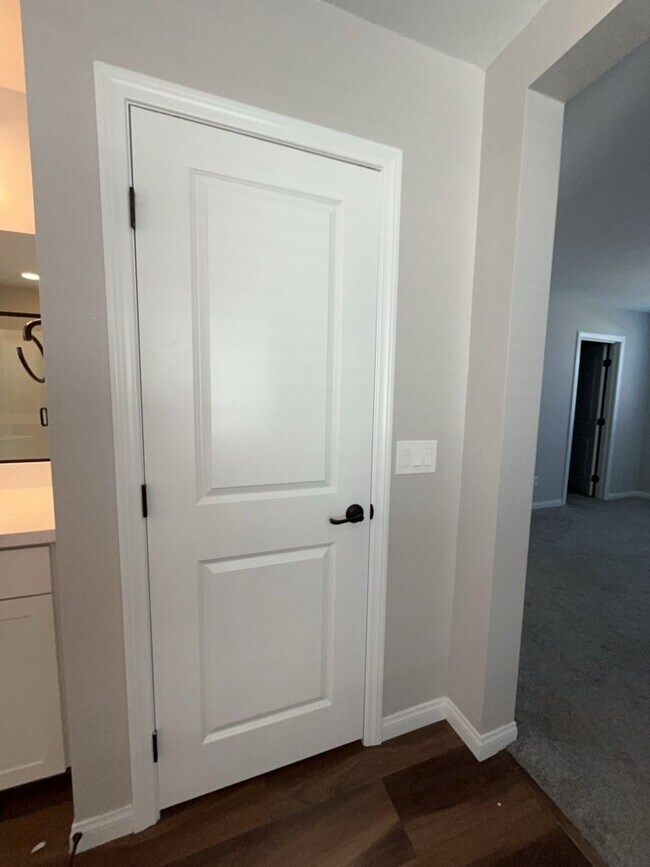 Building Photo - 2122 Bethesda Fountain Rd